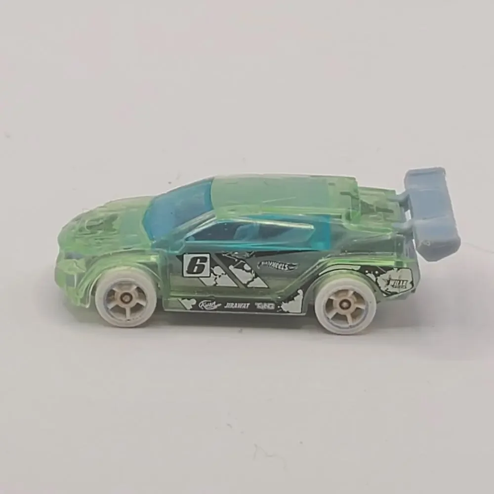 JIRAWAT / Hot Wheels 2014 Scale 1/64 Diecast Model Car